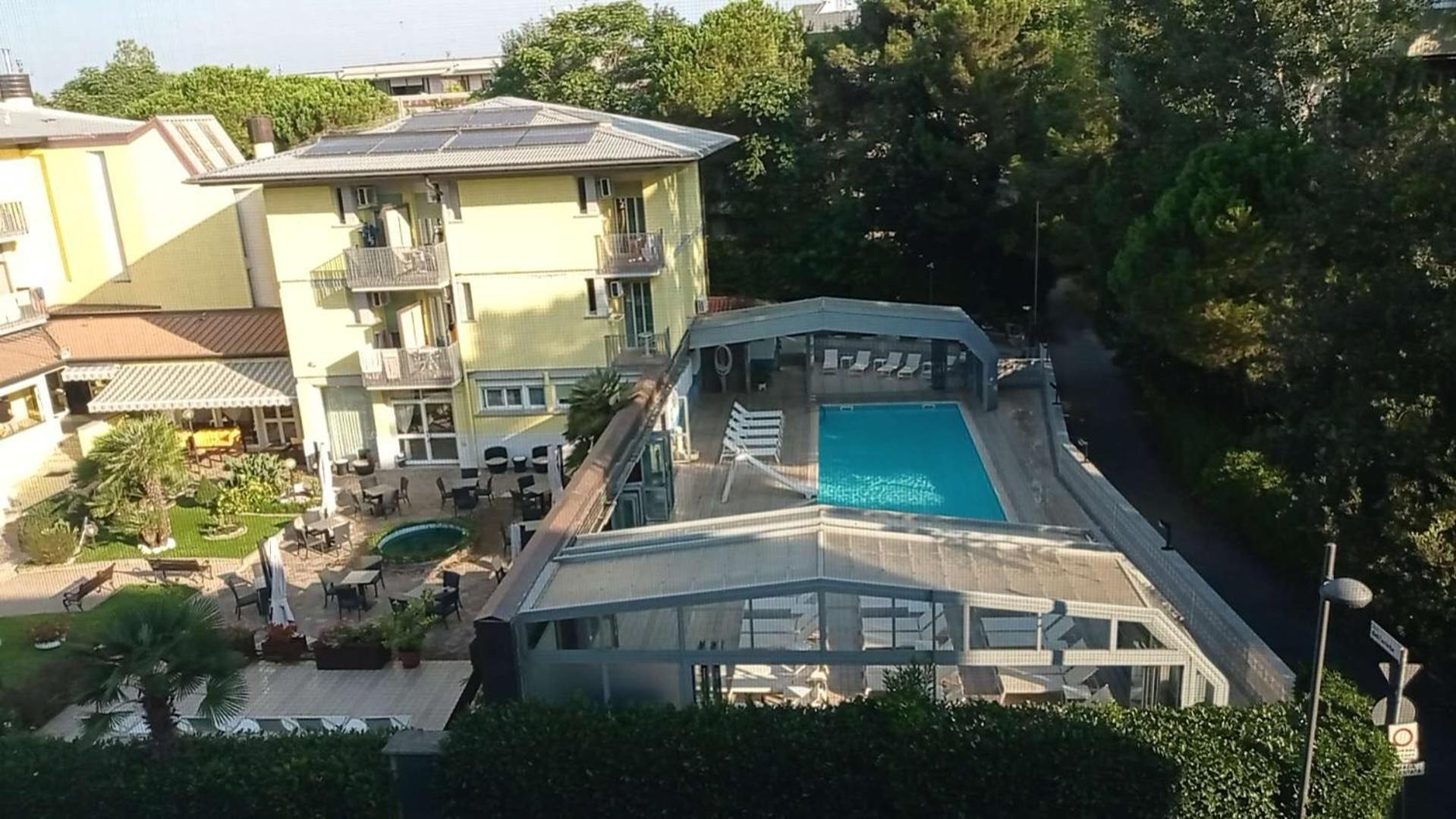 Seaview Beach Front Grado Pineta Andromeda Exterior photo